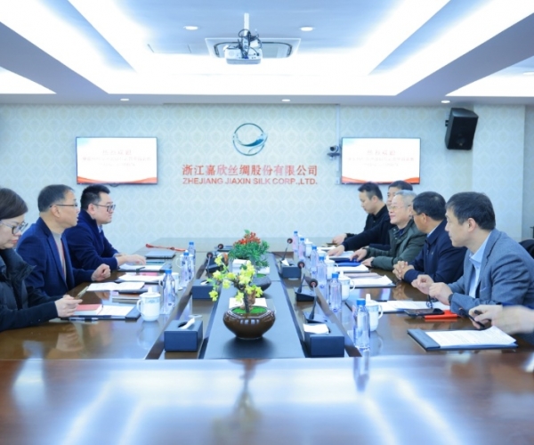 中国纺织品收支口商会曹甲昌会长一行来访调研 深入调研外贸走势，携手探寻前行新径